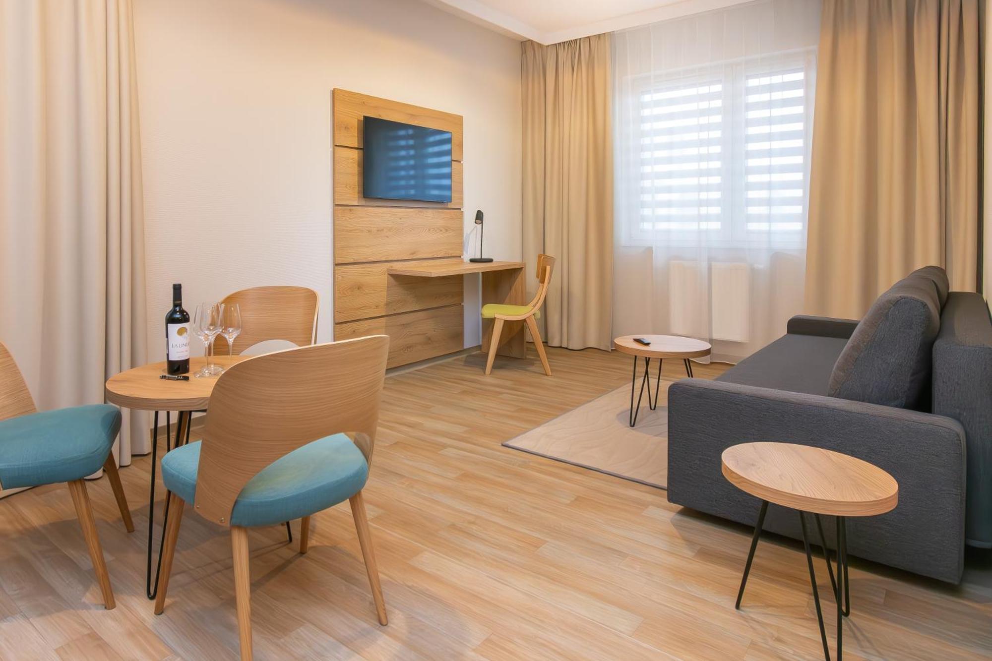 Novy Hotel Zielona Góra Eksteriør bilde