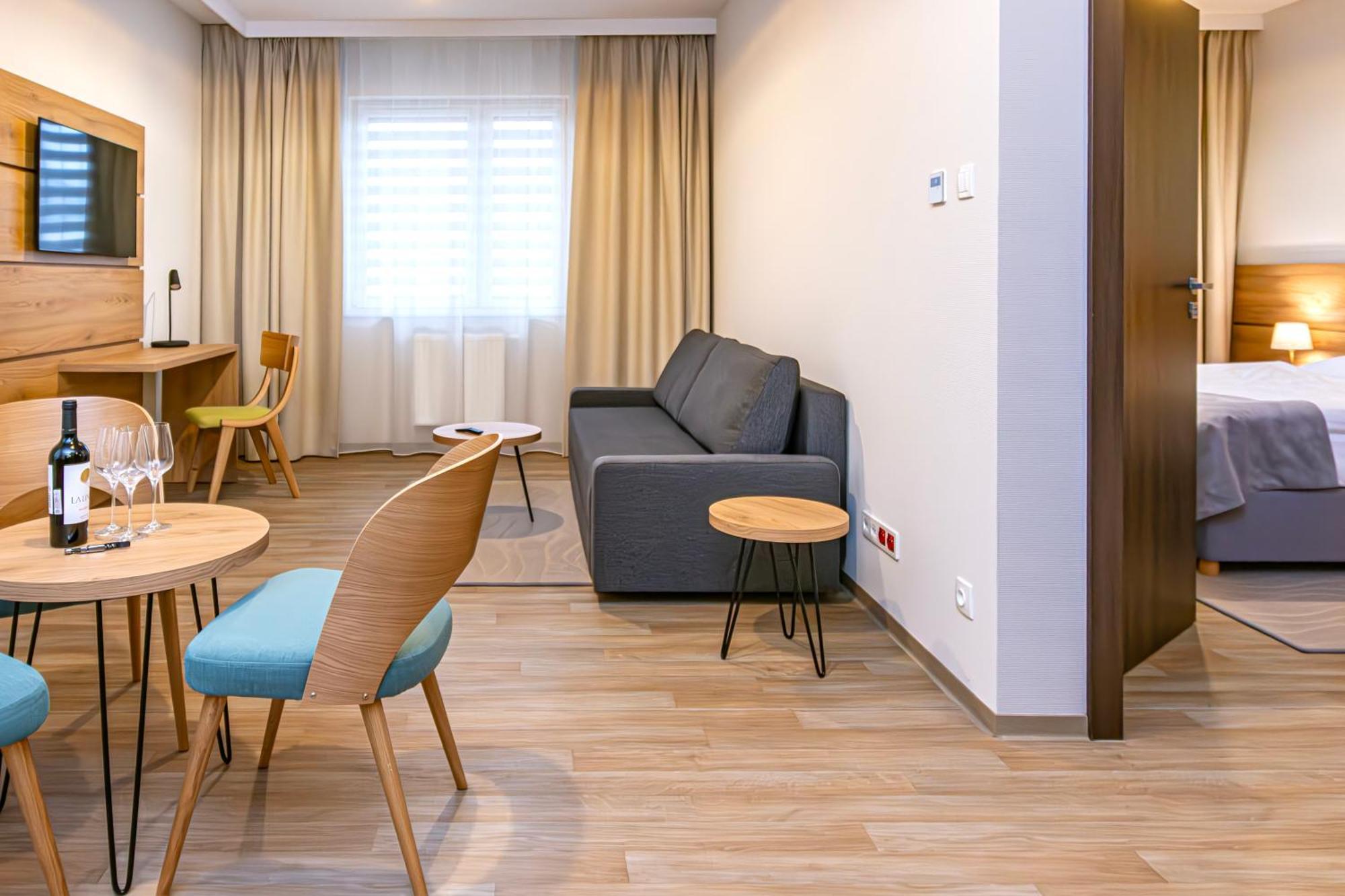 Novy Hotel Zielona Góra Eksteriør bilde