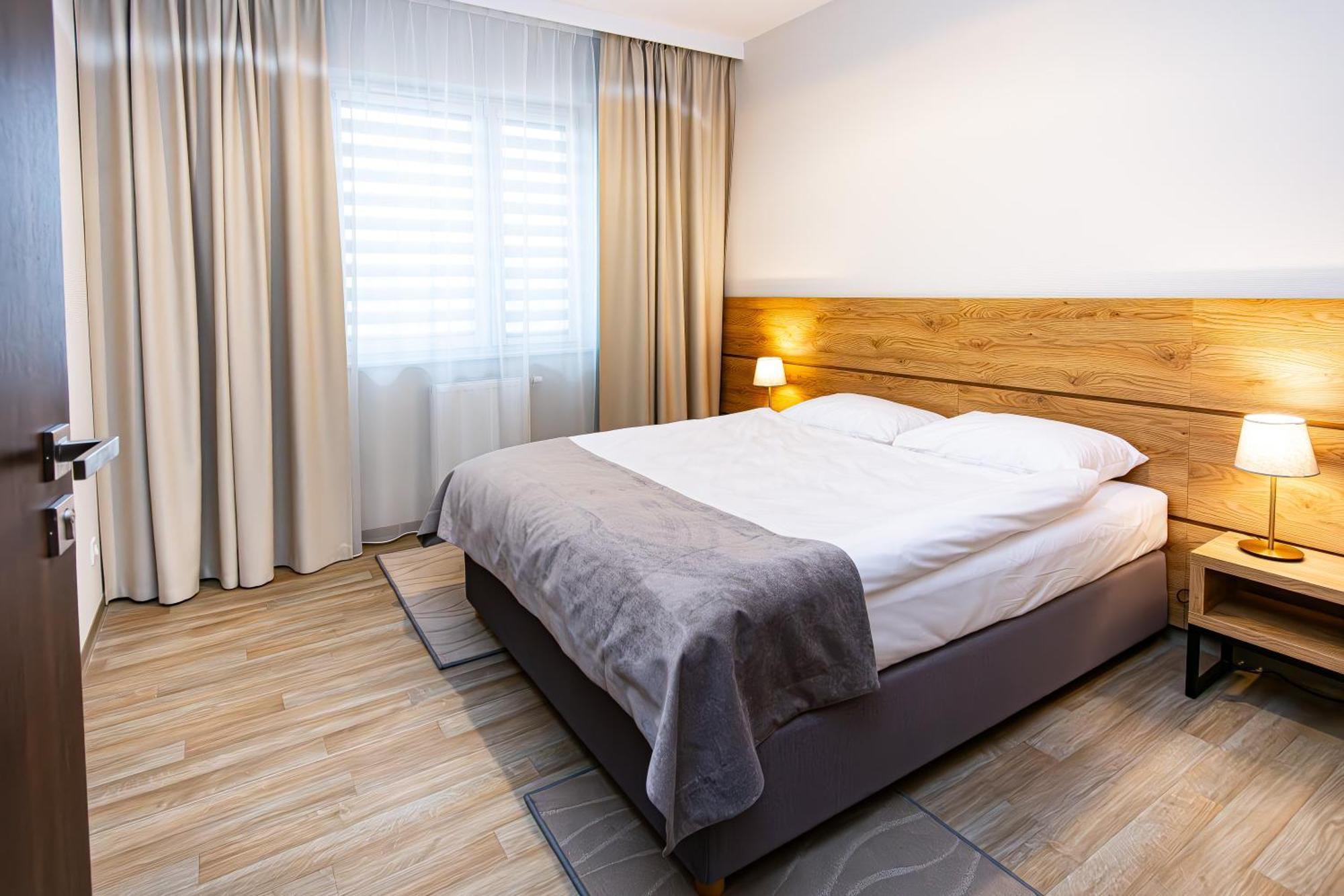 Novy Hotel Zielona Góra Eksteriør bilde